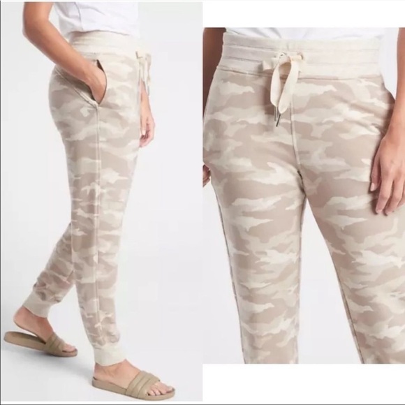 Athleta Balance Printed Soft Joggers Pants Camo Oatmeal Heather - Picture 2 of 8